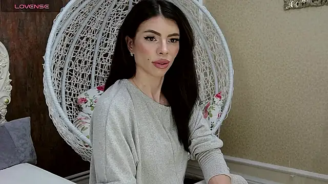 Snapshot of LaraDivine chatting on 12.09.24 LaraDivine online show from 12.09.24