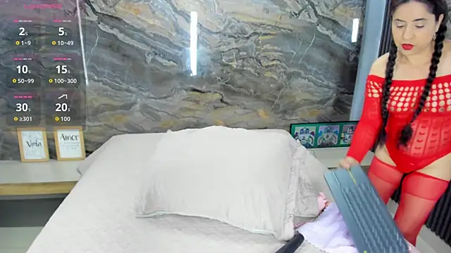 Snapshot of Yaya____11 chatting on 10.03.25 Yaya 11 online show from 10.03.25