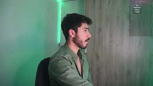 Snapshot of dam0n_fr0st chatting on 01.09.25 dam0n fr0st online show from 01.09.25