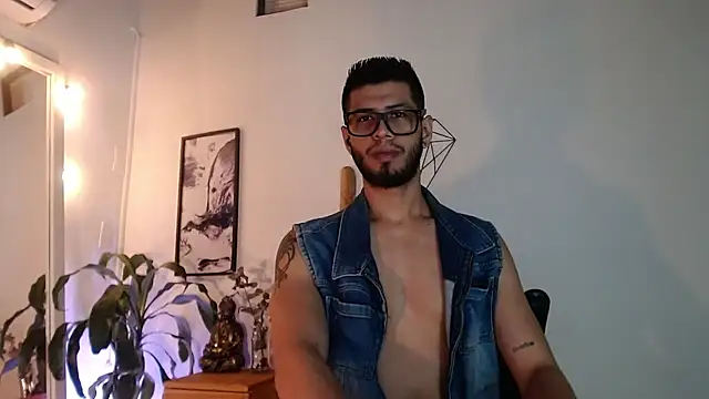 Snapshot of Colby_brown03 chatting on 05.20.26 Colby brown03 online show from 05.20.26