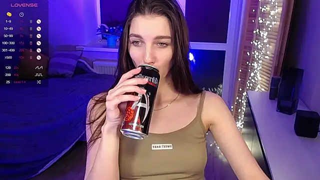 Snapshot of Abigail_Wills chatting on 02.28.25 Abigail Wills online show from 02.28.25