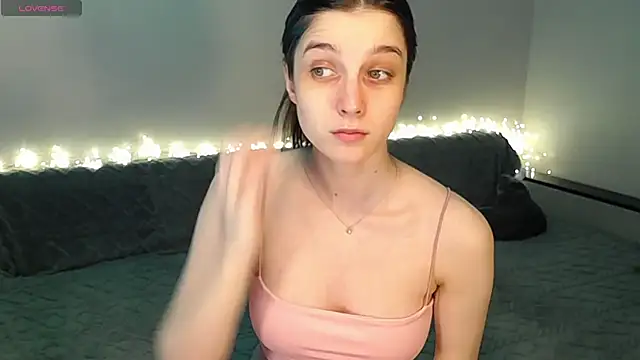 Snapshot of Abigail_Wills chatting on 11.20.25 Abigail Wills online show from 11.20.25