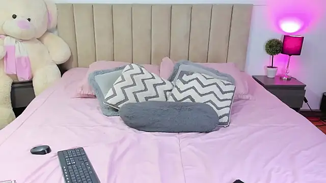 HannaRousse  online show from 09.08.25