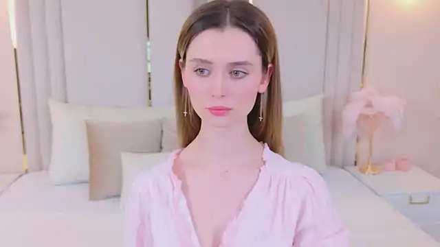 Snapshot of MarybethSnow chatting on 02.27.26 MarybethSnow online show from 02.27.26