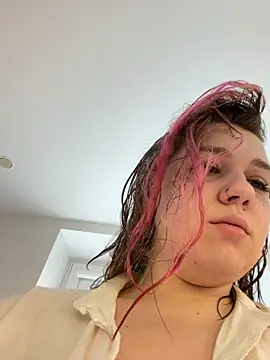 SuzieMurray online show from 10.04.25