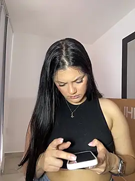 kimberlyhills1 online show from 11.30.25