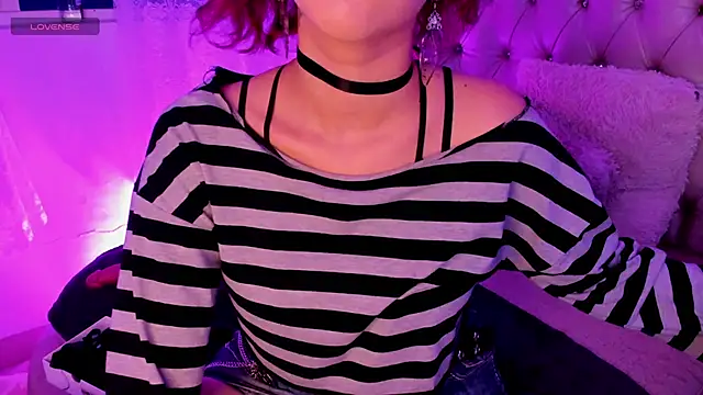 Snapshot of AlexaFoxy18 chatting on 03.07.25 AlexaFoxy18 online show from 03.07.25