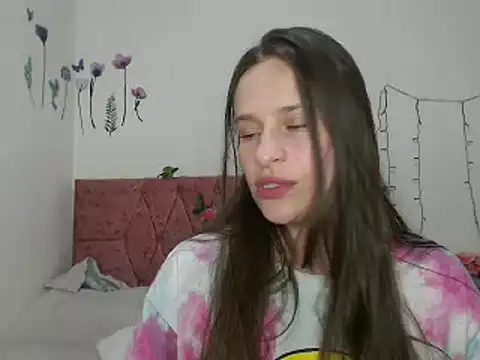 Snapshot of Serenity chatting on 01.05.25 Serenity online show from 01.05.25