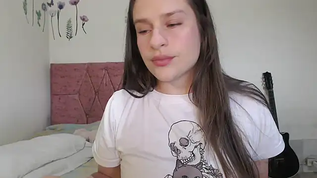 Snapshot of Serenity chatting on 11.23.25 Serenity online show from 11.23.25