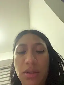 Snapshot of Im_Little chatting on 11.06.25 Im Little online show from 11.06.25