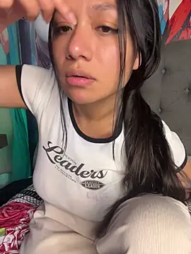 Snapshot of Im_Little chatting on 11.11.25 Im Little online show from 11.11.25