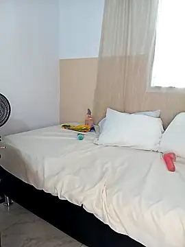 Snapshot of Kendra_Kait chatting on 01.28.25 Kendra Kait online show from 01.28.25