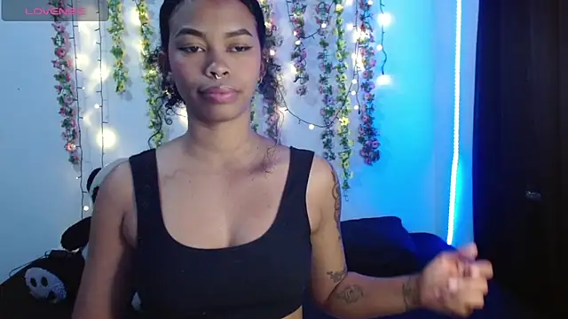 Snapshot of Shenna_brunette_ chatting on 09.11.25 Shenna brunette online show from 09.11.25