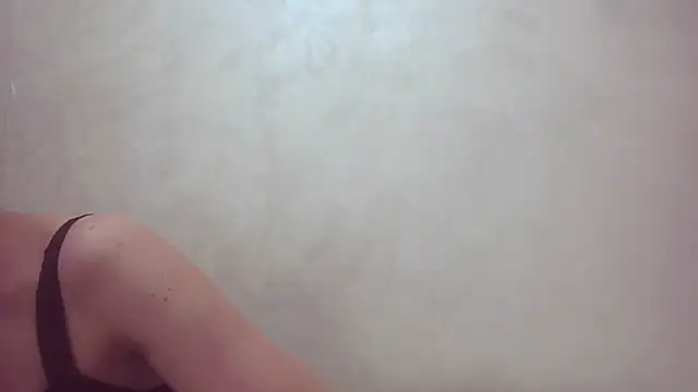 CaitlinaJayne23 online show from 10.12.25