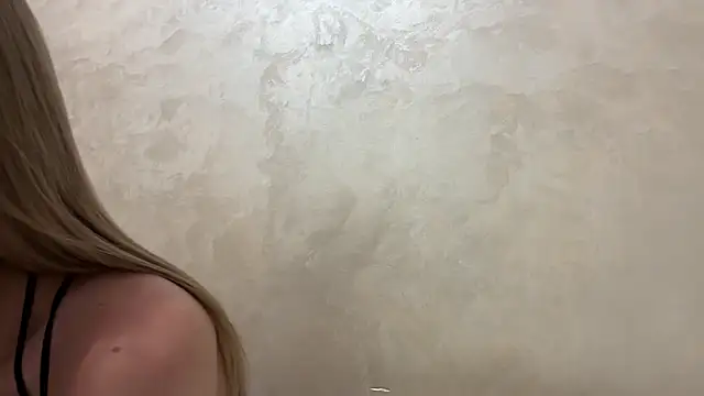 CaitlinaJayne23 online show from 11.28.25