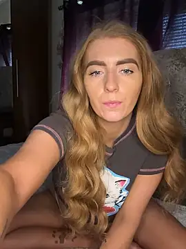 Summer Paige online show from 03.10.25