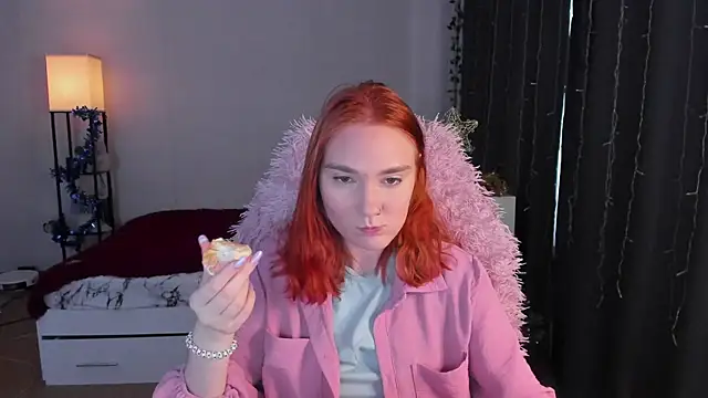 ReddHotPipper online show from 12.23.25