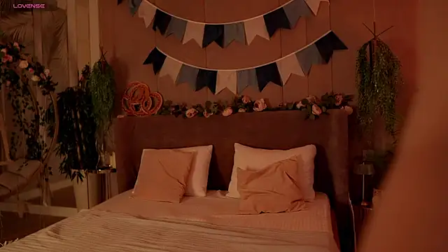 Smiley Mia online show from 10.05.25