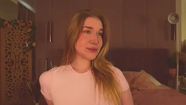 Smiley Mia online show from 05.27.26