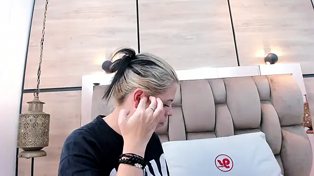 dorothy vegga online show from 04.07.26