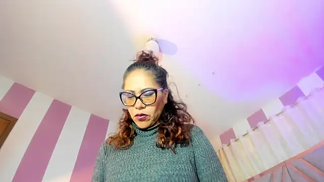 Snapshot of maria_paulac chatting on 03.09.25 maria paulac online show from 03.09.25