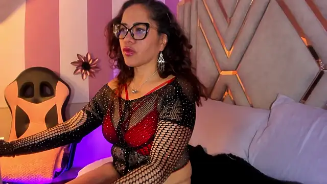 Snapshot of maria_paulac chatting on 03.21.25 maria paulac online show from 03.21.25