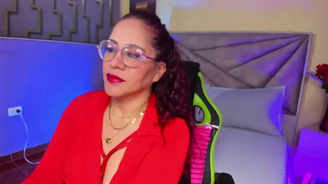 Snapshot of maria_paulac chatting on 09.27.25 maria paulac online show from 09.27.25