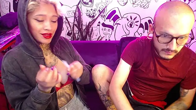 Snapshot of tatouagendecouple chatting on 02.15.25 tatouagendecouple online show from 02.15.25