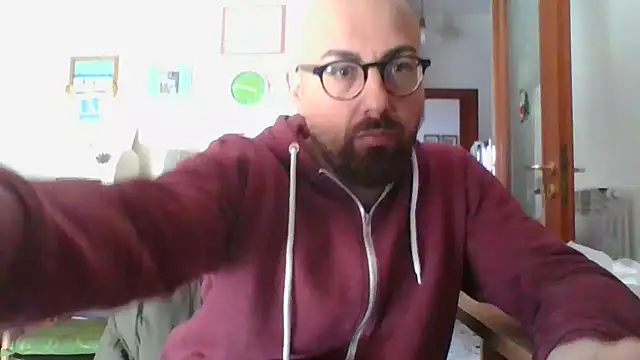 Snapshot of darione_90 chatting on 12.19.25 darione 90 online show from 12.19.25