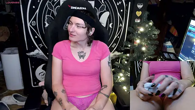 BrandiWRLD 999 online show from 01.05.25