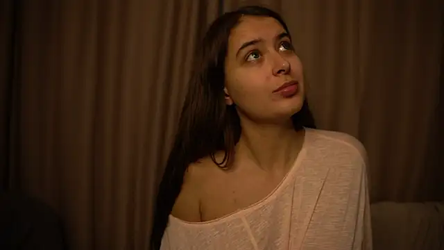 Snapshot of elisa_moon chatting on 11.28.25 elisa moon online show from 11.28.25