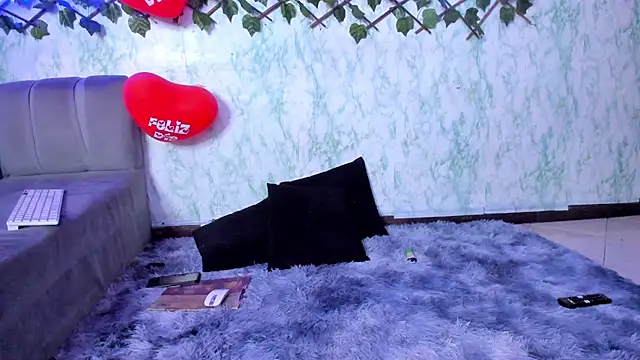 Snapshot of Pamesmith chatting on 02.26.25 Pamesmith online show from 02.26.25