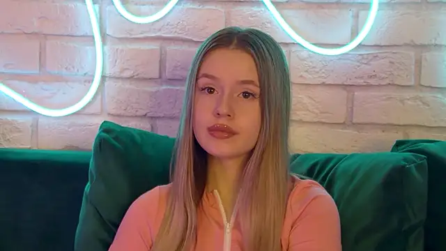 MilanaBalmain online show from 03.18.25