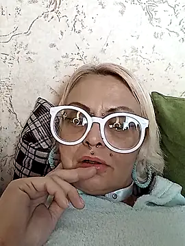 Snapshot of Gardener_of_Illusions chatting on 12.02.25 Gardener of Illusions online show from 12.02.25