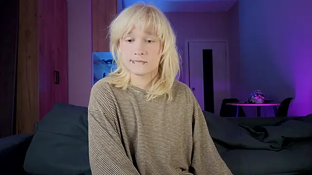 Snapshot of Gregory_Byyrd chatting on 09.12.25 Gregory Byyrd online show from 09.12.25