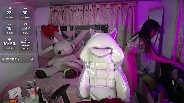 Mia Fischer online show from 02.25.25