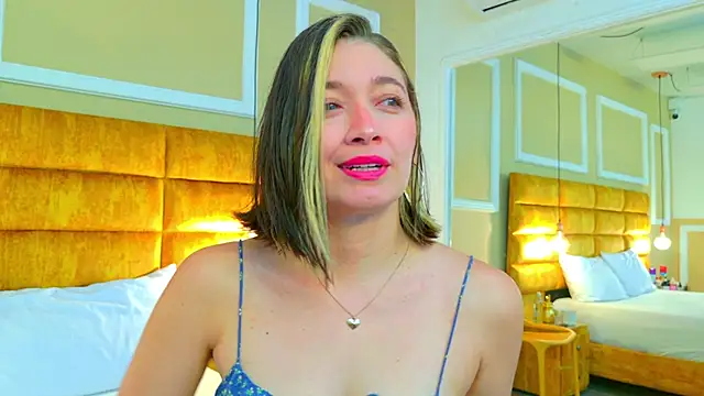 Snapshot of adarussell chatting on 02.27.26 adarussell online show from 02.27.26