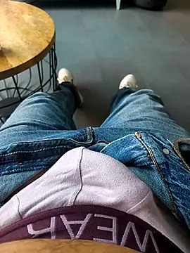 cricrimsBarcelona online show from 12.04.25