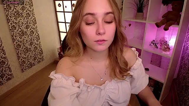 LianaBright online show from 01.21.25