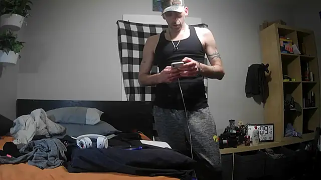 Snapshot of smokee_parT903 chatting on 03.04.25 smokee parT903 online show from 03.04.25