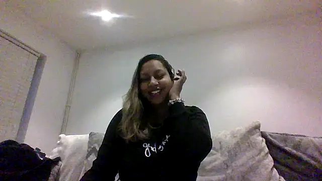 Snapshot of TEMPTING-TAMMY chatting on 01.04.25 TEMPTING-TAMMY online show from 01.04.25