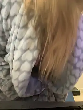 Snapshot of TEMPTING-TAMMY chatting on 12.16.25 TEMPTING-TAMMY online show from 12.16.25