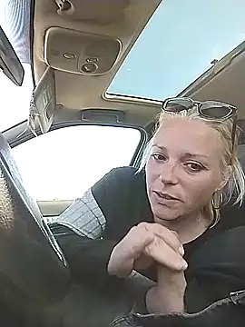 Snapshot of Doucelouve9 chatting on 03.27.26 Doucelouve9 online show from 03.27.26