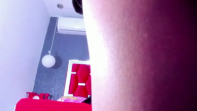 Little Helen online show from 12.10.24