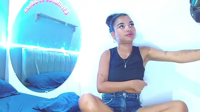 minimi naty online show from 02.25.25