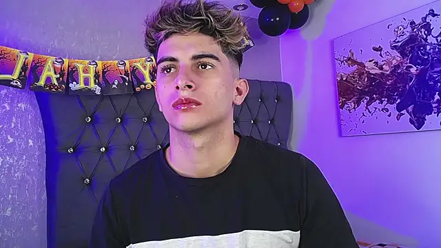 MrWilliseo online show from 10.14.25