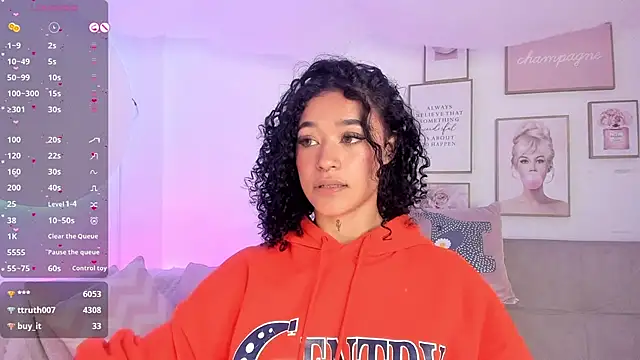 Snapshot of Crystal_Dluna chatting on 01.15.25 Crystal Dluna online show from 01.15.25