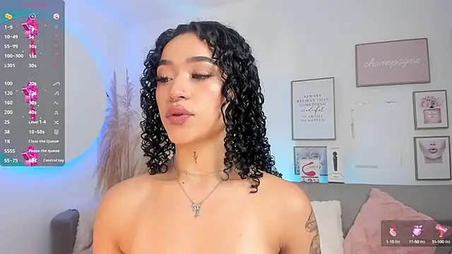 Snapshot of Crystal_Dluna chatting on 03.17.25 Crystal Dluna online show from 03.17.25