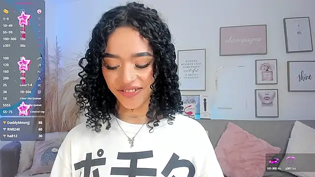 Snapshot of Crystal_Dluna chatting on 03.17.25 Crystal Dluna online show from 03.17.25