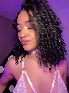 Snapshot of Crystal_Dluna chatting on 09.19.25 Crystal Dluna online show from 09.19.25